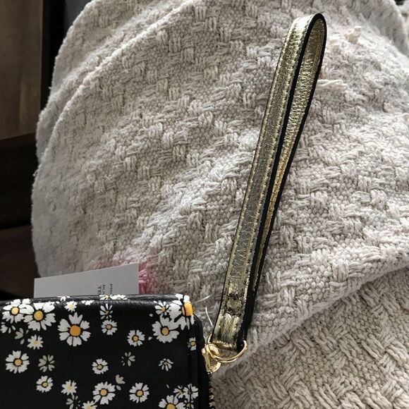 Betsey Johnson “be a nice human “ floral wristlet pouch - Picture 6 of 10